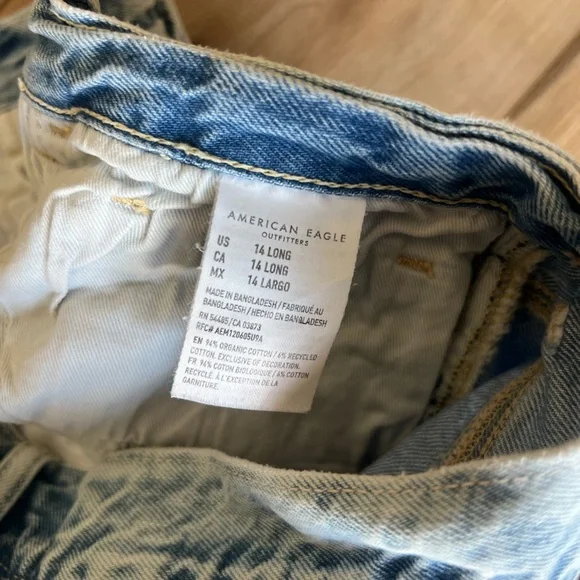 American Eagle Mom Jeans Size 14L - Picture 4 of 6